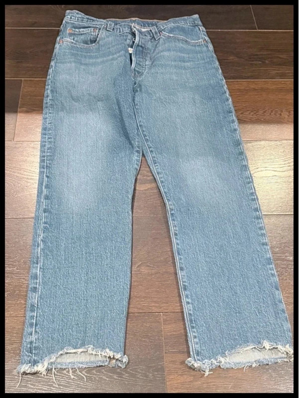Levi’s Women’s Jeans W29 Cropped Raw Hem Straight Leg  177